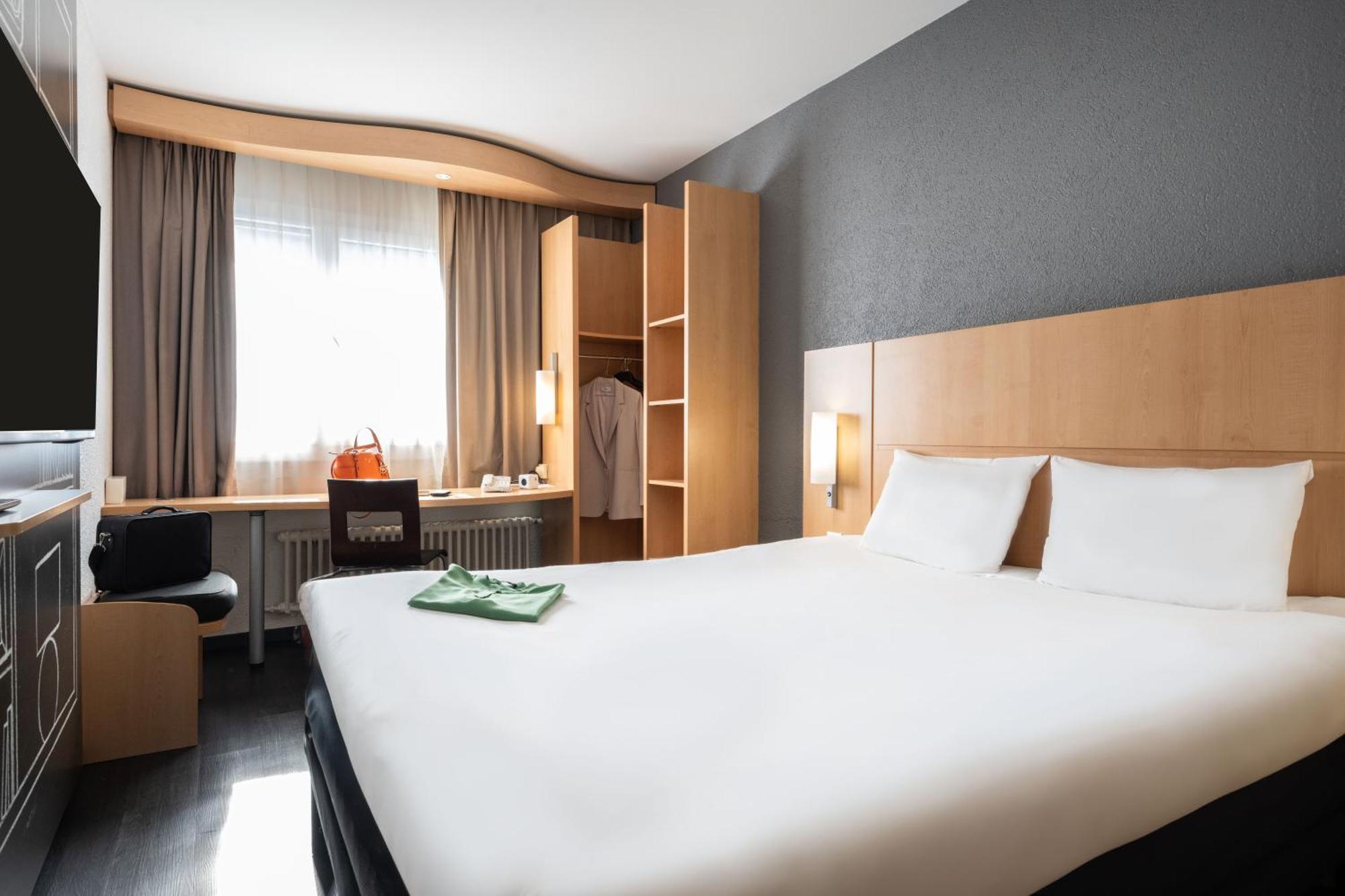 Ibis Geneve Centre Gare Hotel Exterior photo